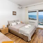 Vesna Beachfront By Guide 노비비노돌스키