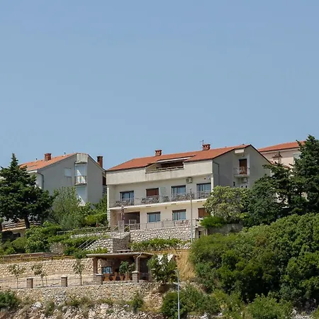 Vesna Beachfront By Guide Novi Vinodolski