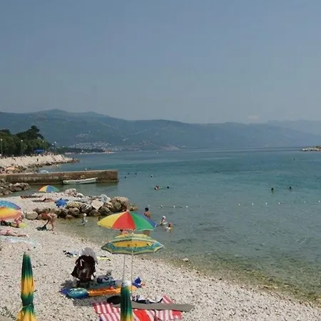 Vesna Beachfront By Guide Lägenhet Novi Vinodolski
