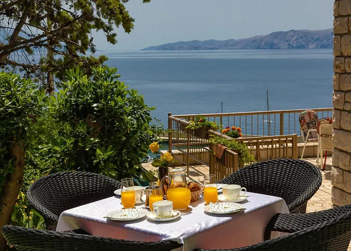 Vesna Beachfront By Guide Novi Vinodolski