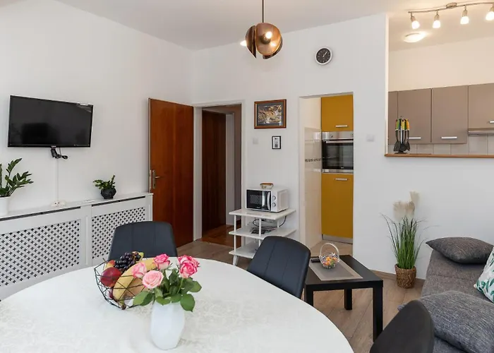 Vesna Beachfront By Guide