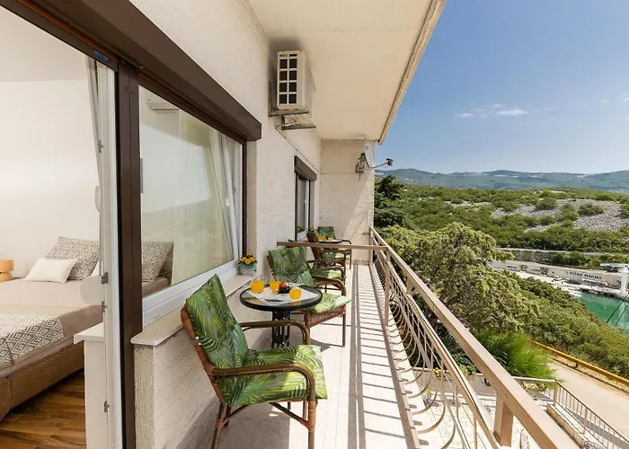 Vesna Beachfront By Guide