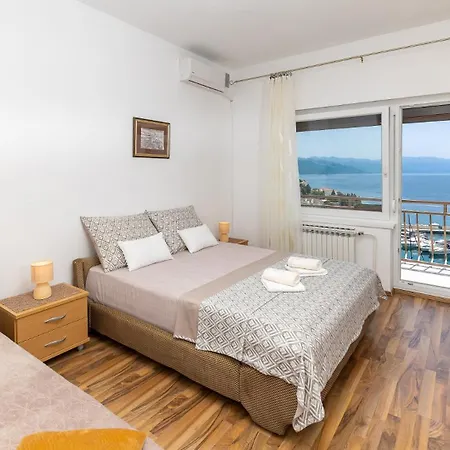 Vesna Beachfront By Guide Novi Vinodolski