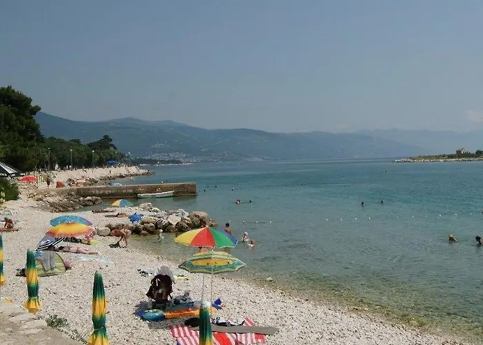 Vesna Beachfront By Guide Daire Novi Vinodolski