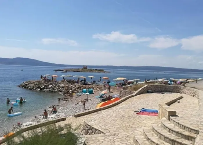 Daire Vesna Beachfront By Guide